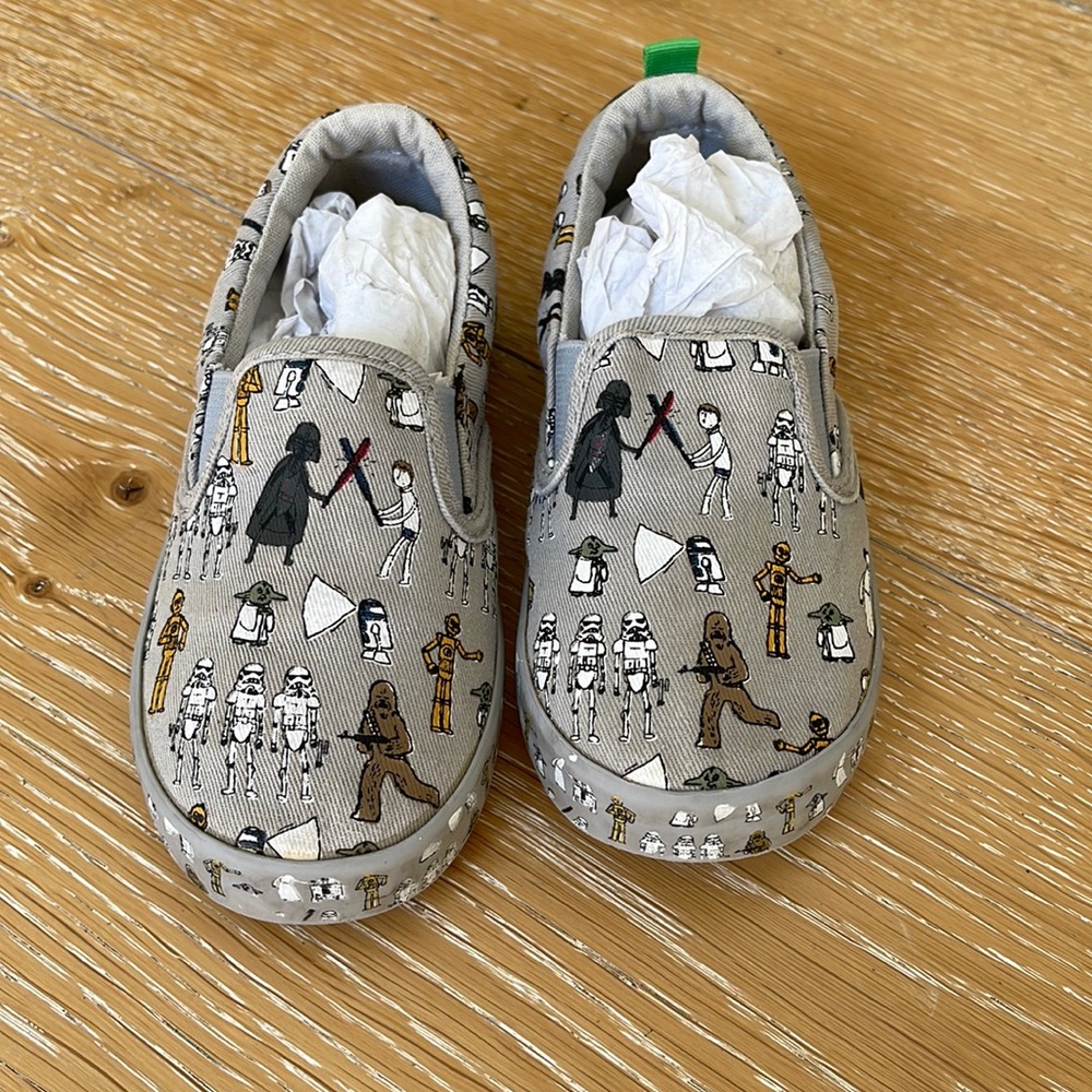 Gap Star Wars toddler slip one in size 8. Very good condition!